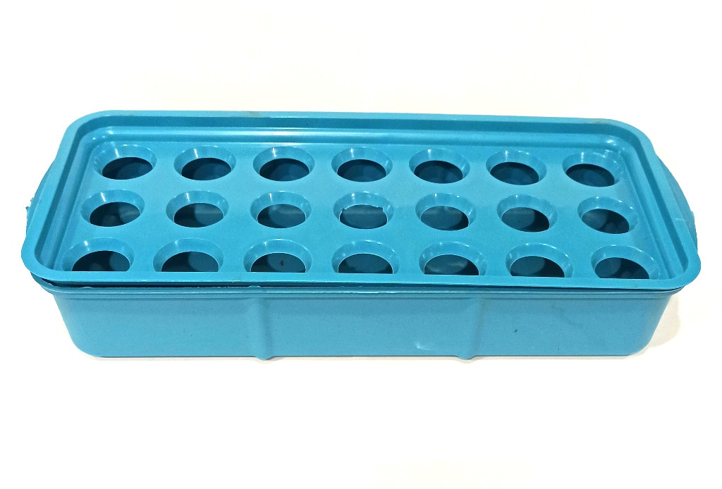 Лоток для виращивания лука 21 яч.