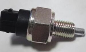 BK-12-21 Выключатель ламп сигнала торможения (соедин. колодка штырь.) МТЗ-80-3022 (МТЗ, Украина) 